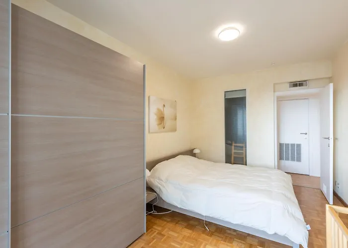 Lecomte - The Coastal Shoreline 139 Ostend